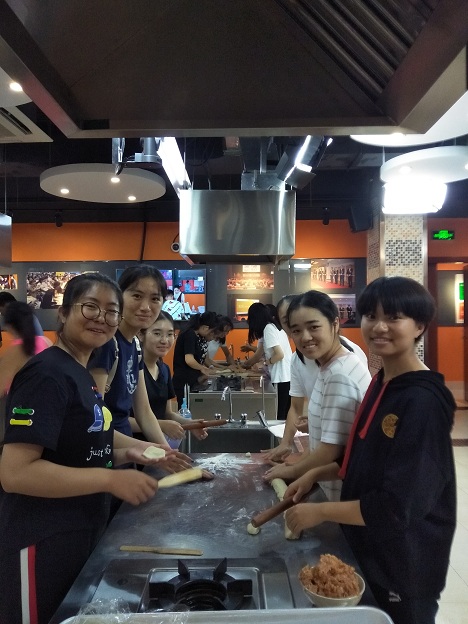 共捧一轮明月,感恩永存心间――金沙集团wwW3354CC导师团中秋节感恩活动