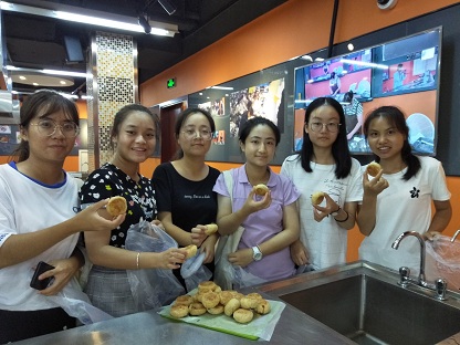 共捧一轮明月,感恩永存心间――金沙集团wwW3354CC导师团中秋节感恩活动